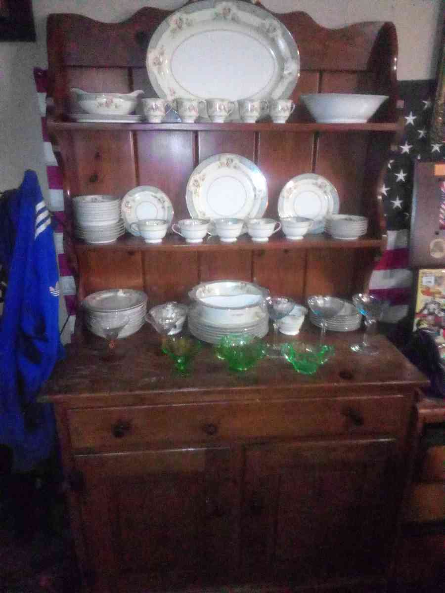 China Noritake pre 1951 service for 8 China cabinet included