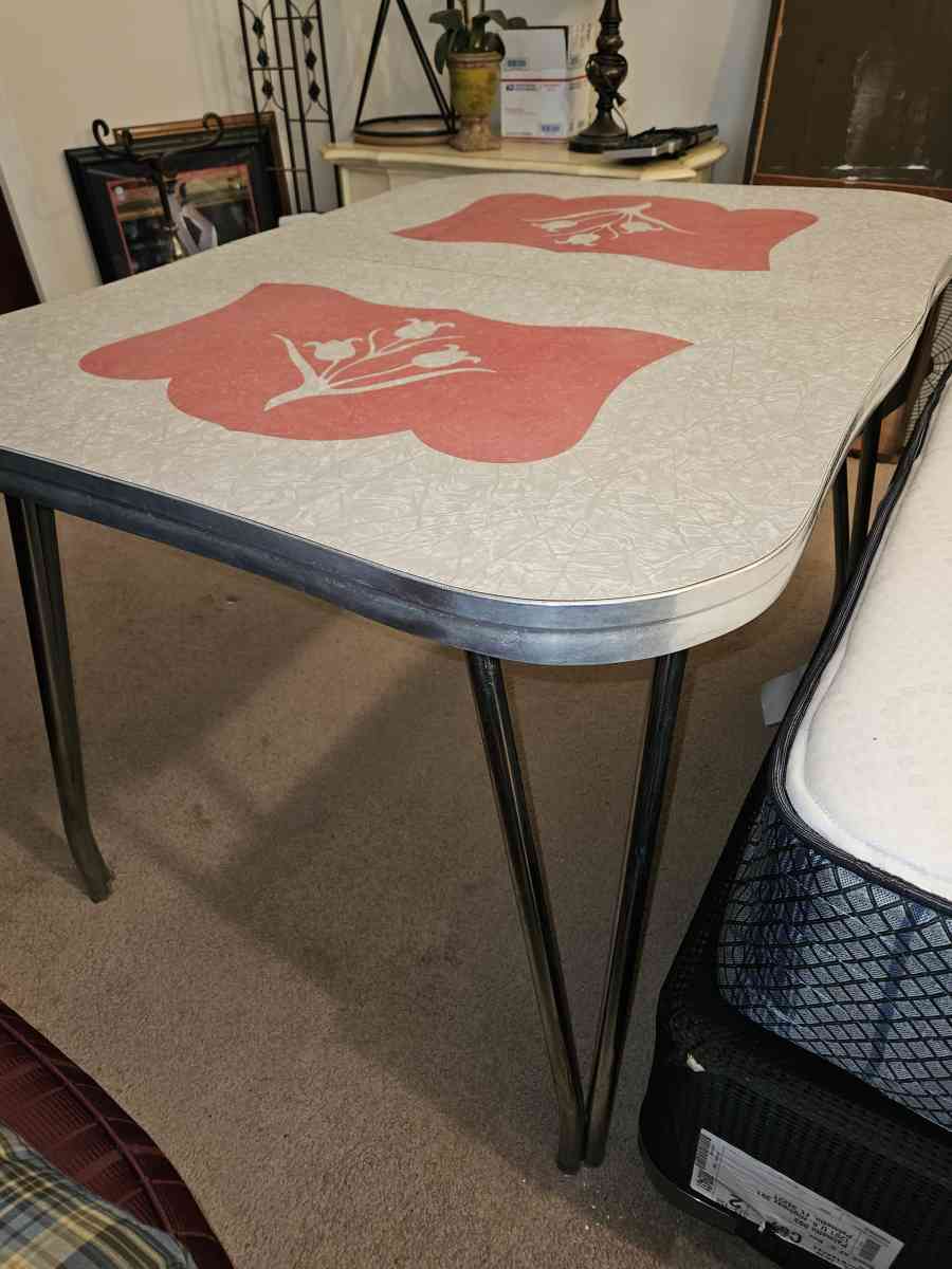 kitchen table and chairs