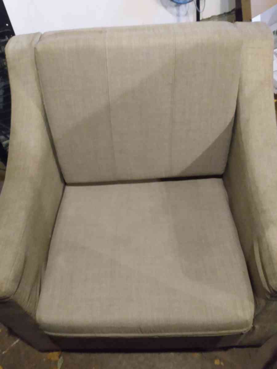 OBO living room chair can deliver for extra charge