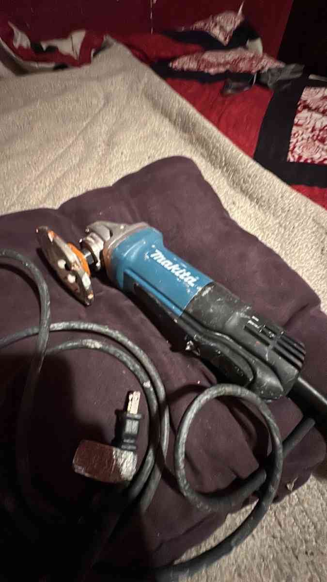 Makita grinder with cord and concrete pid