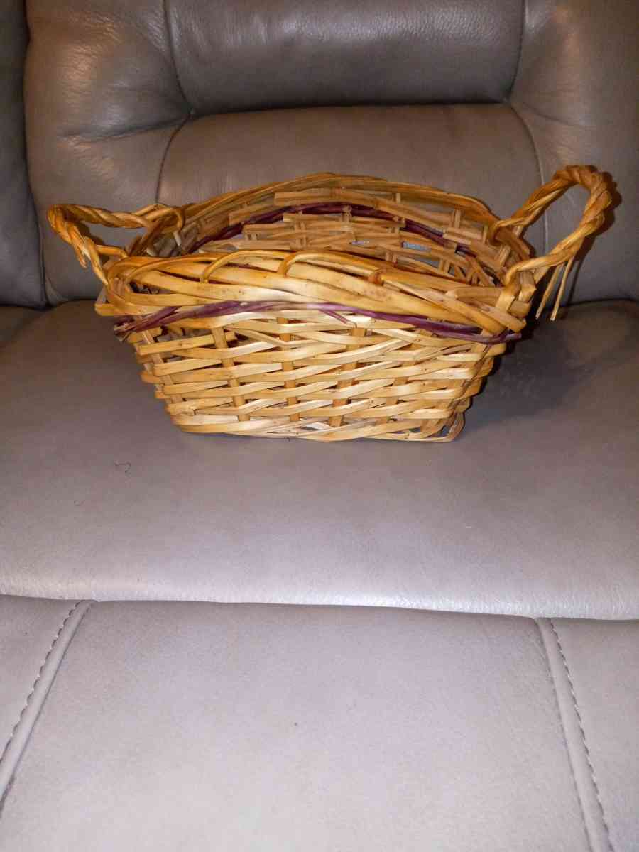 wicker baskets two kinds
