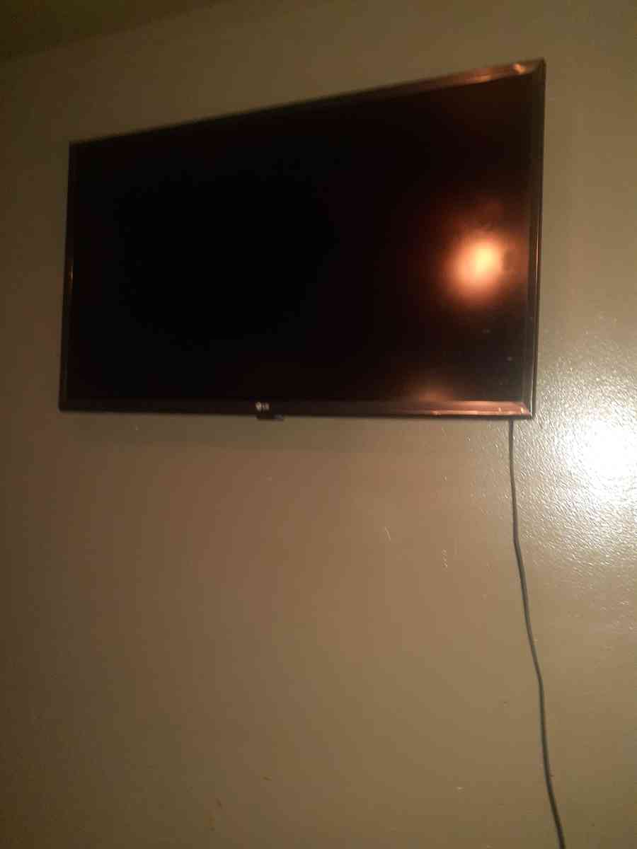 32 Inch LG Smart TV
