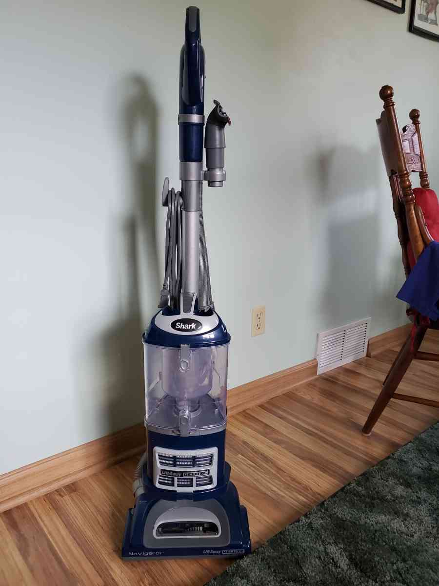New Shark Navigator Deluxe Vacuum
