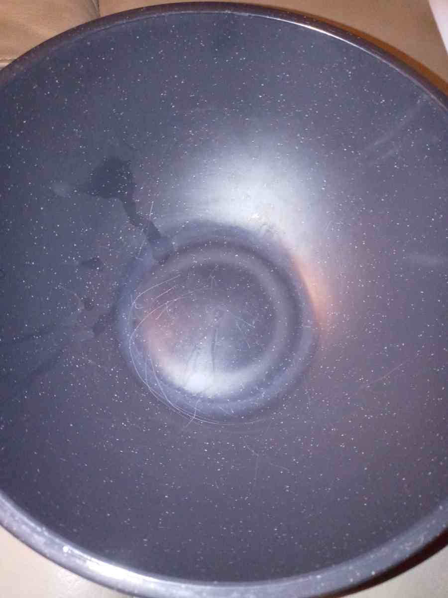 large bowl with secure lid