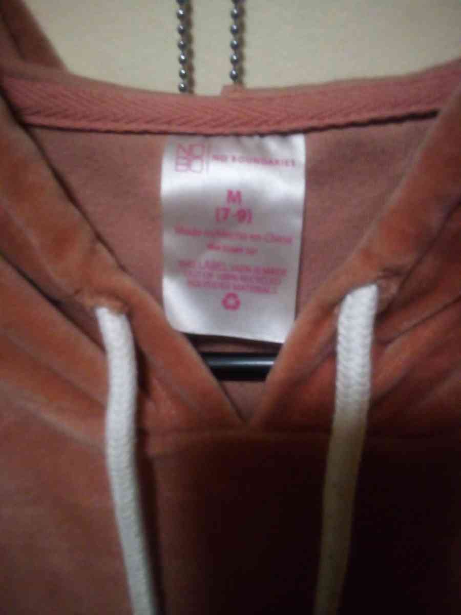 no boundaries velvety feel sz 7 to 9 hooded pullover Ex cond