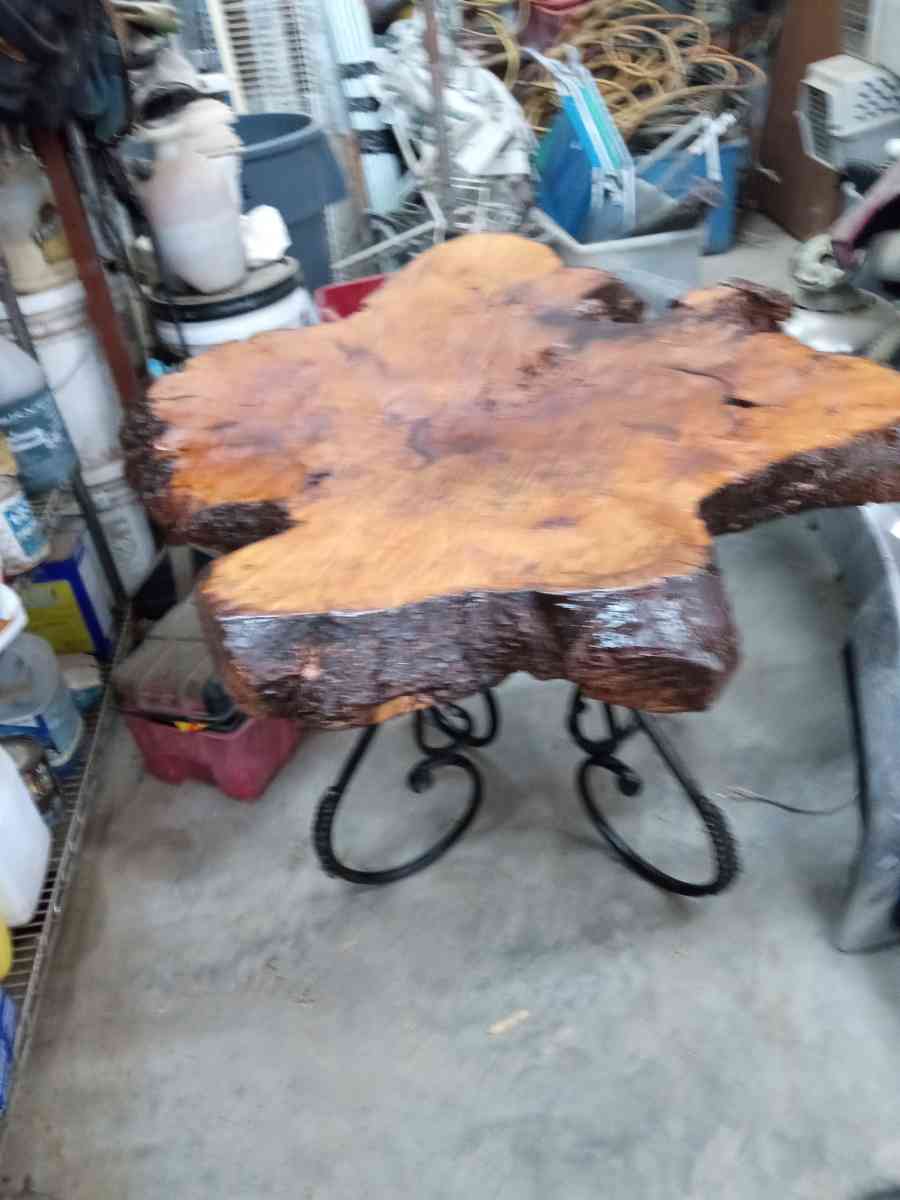 3 peices coffee table set