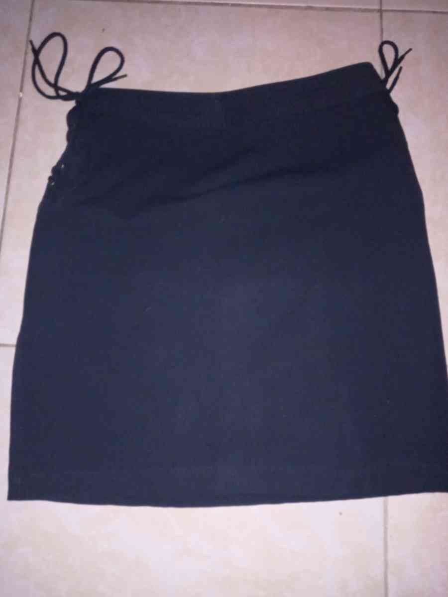 womens small black mini skirt