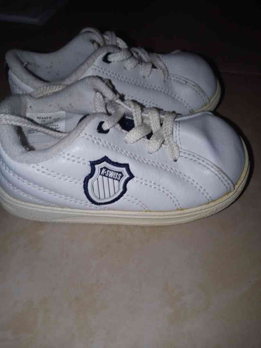 toddler size 6 KSwiss tennis shoes