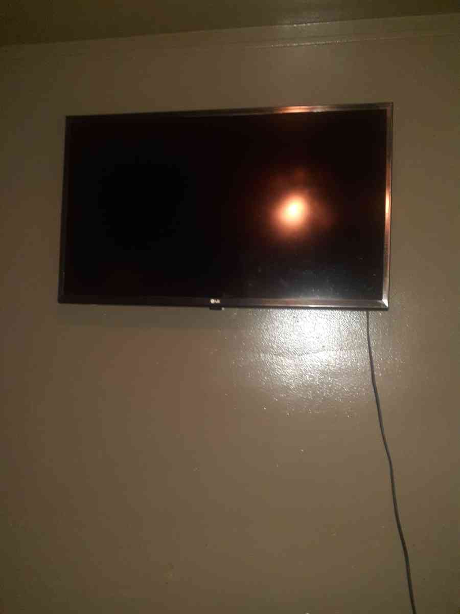 32 Inch LG Smart TV