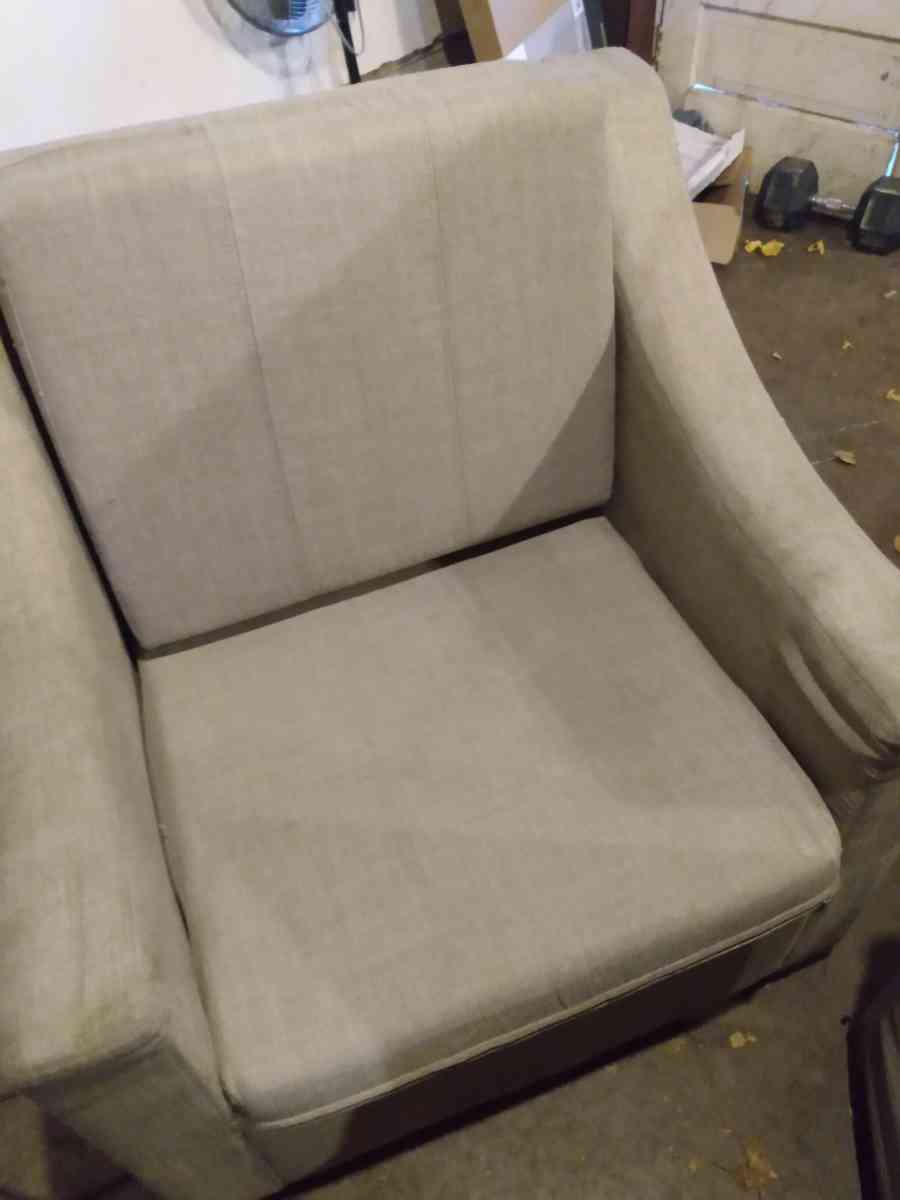 OBO living room chair can deliver for extra charge