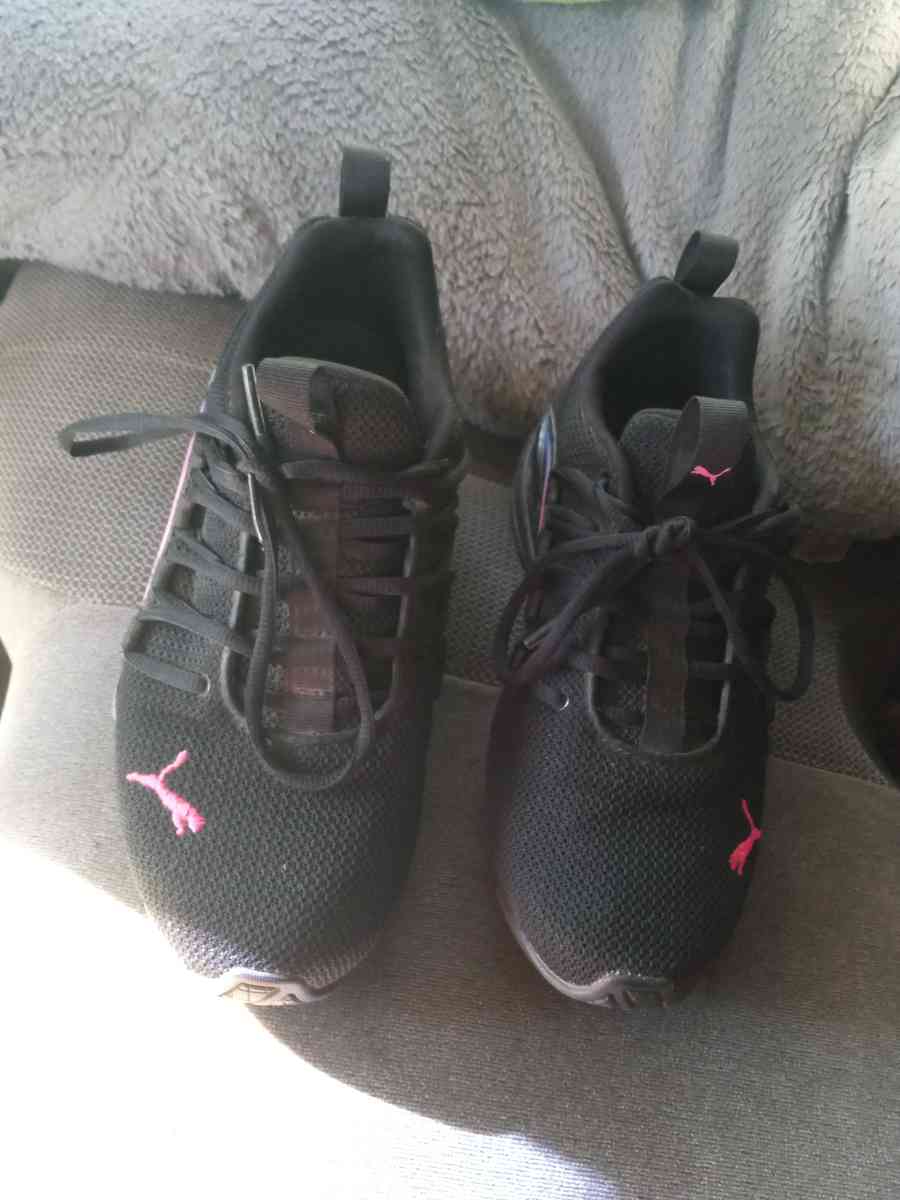puma shoes for women size size 7 and half