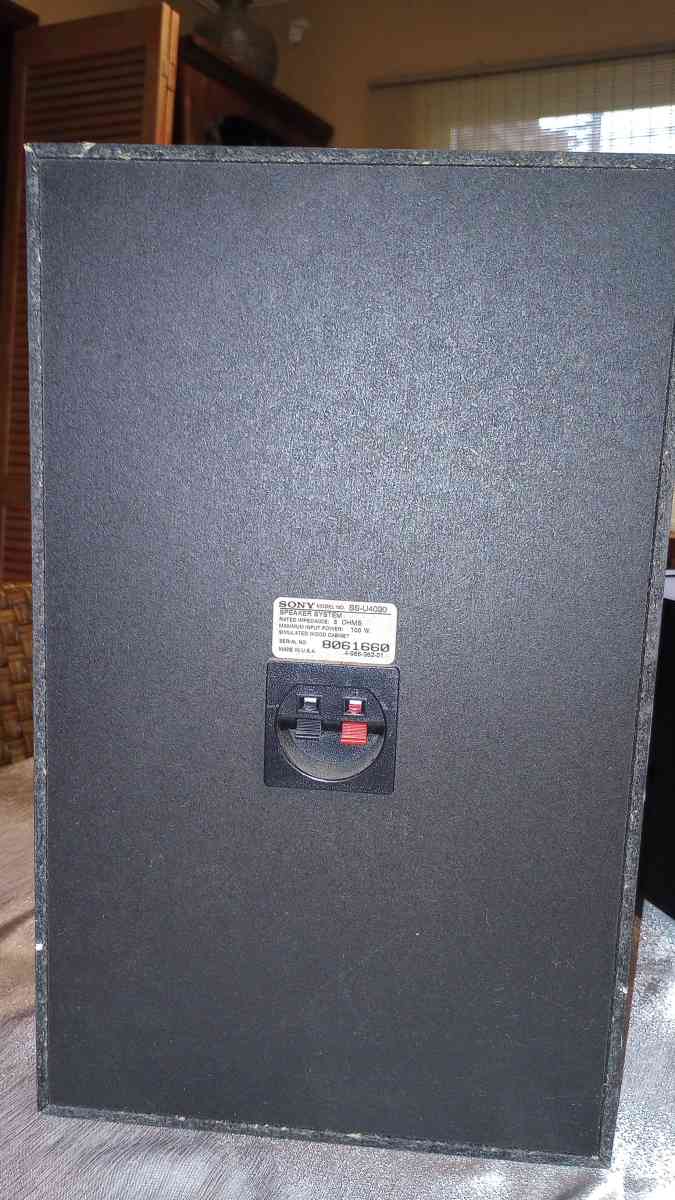 Vintage 1996 Sony SSU4030 speaker set Both of these speakers