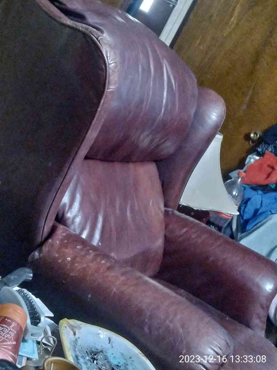 old vintage style recliner chair color burgundy leather
