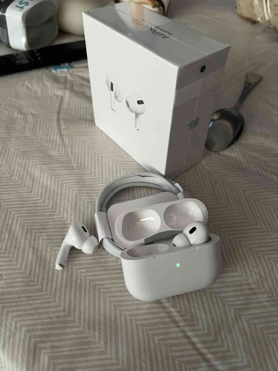 Apple AirPods Pro 1 2023 brand new