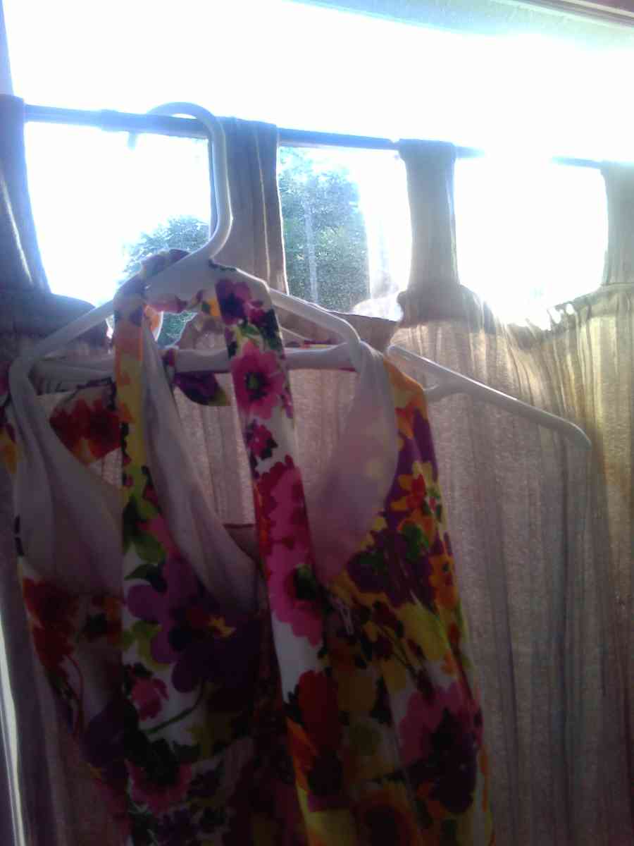 sleeveless flower dress