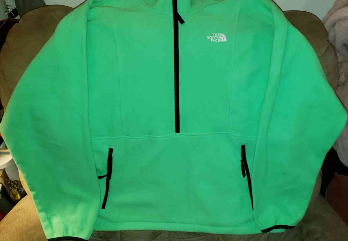 Brand New mens The North Face fleece size XL