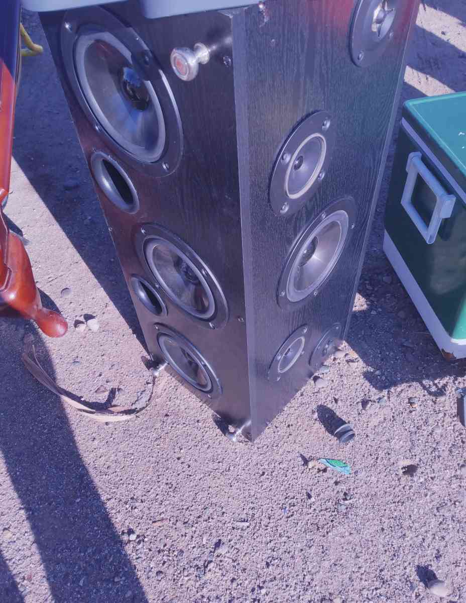 yard sale Staples parking lot on 43rd avenue and Camelback