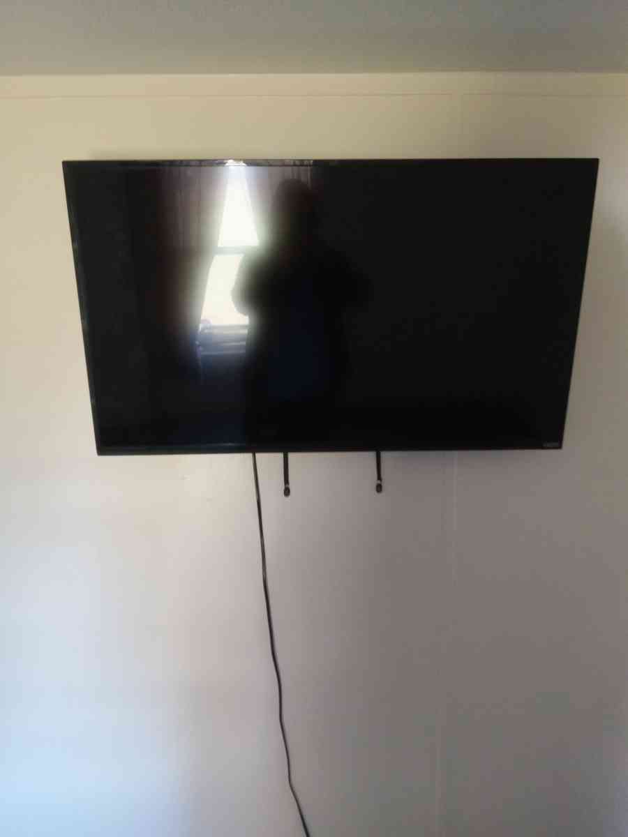 43 inch visio with wall mount
