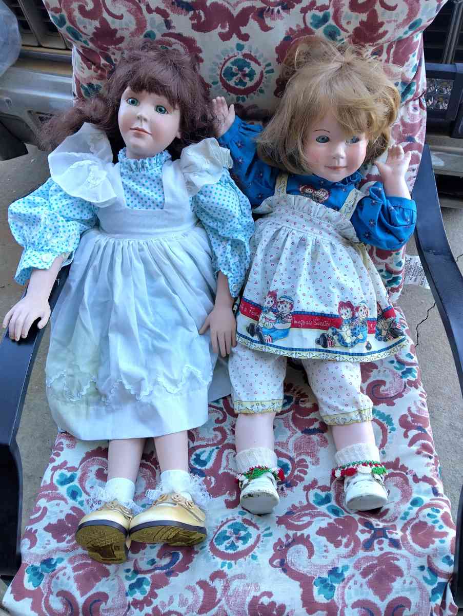Antique girls dolls 1943