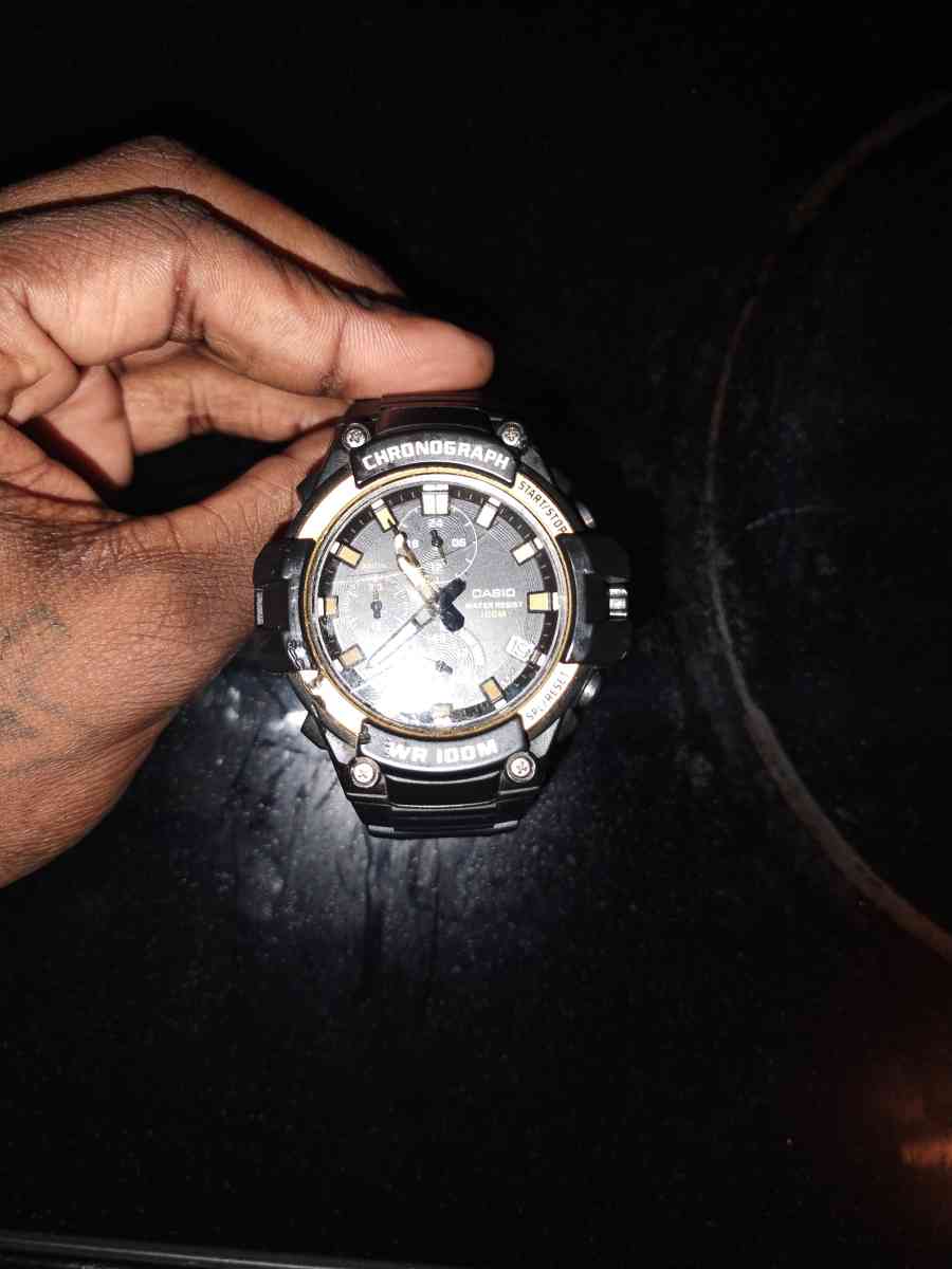 chronograph WR 100 M Casio watch