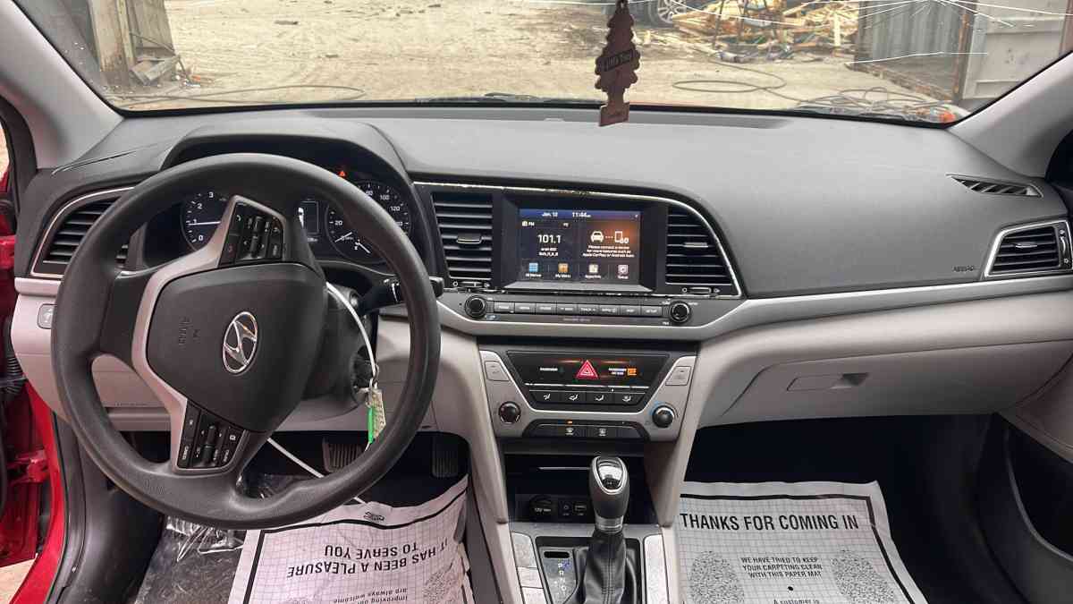 2018 Hyundai Elentra SEL FWD 4D Sedan