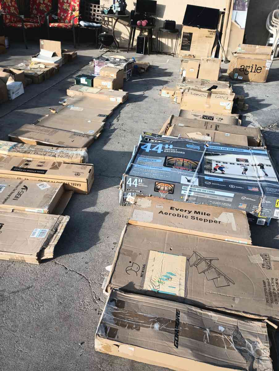 buy one item get one free Amazon pallet sale - Las Vegas, Nevada - FleaMarketBay