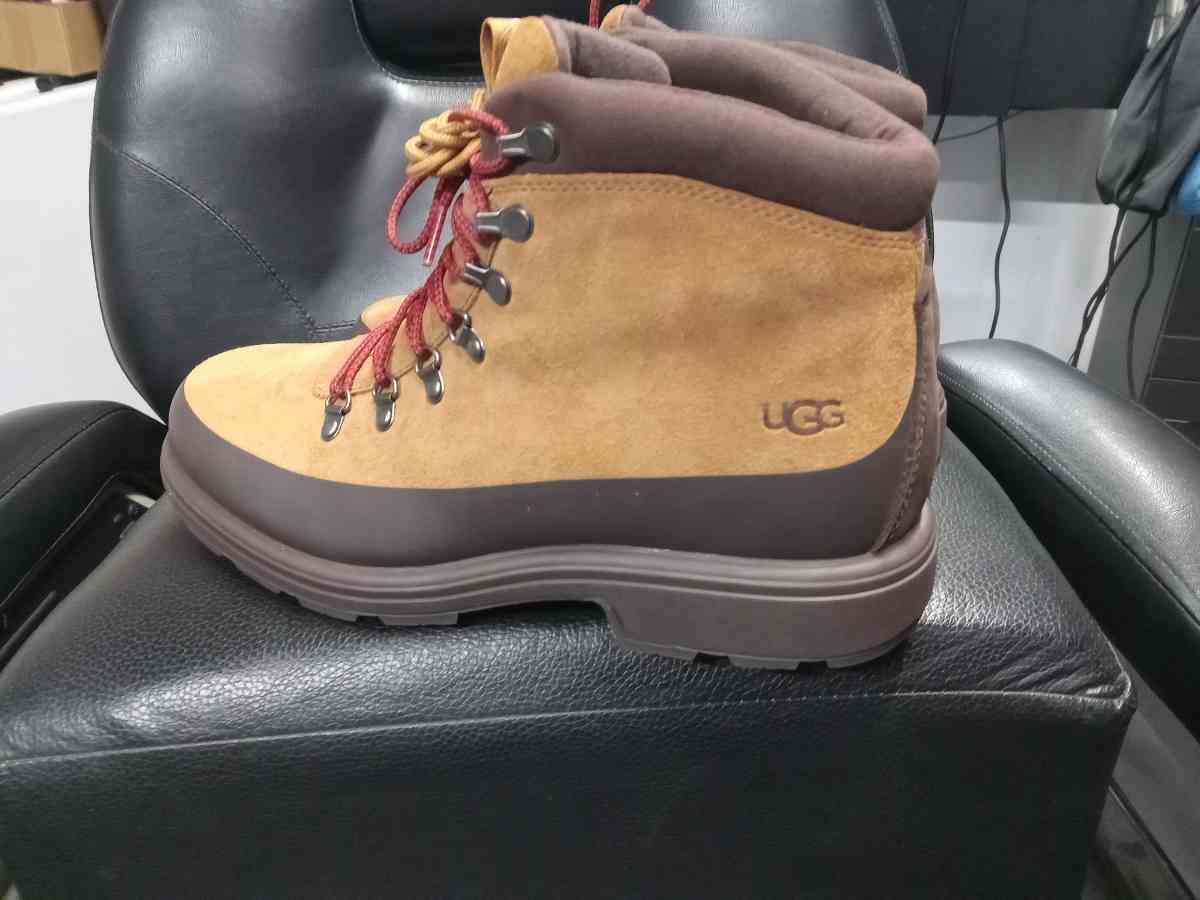 UGGS boots  for man