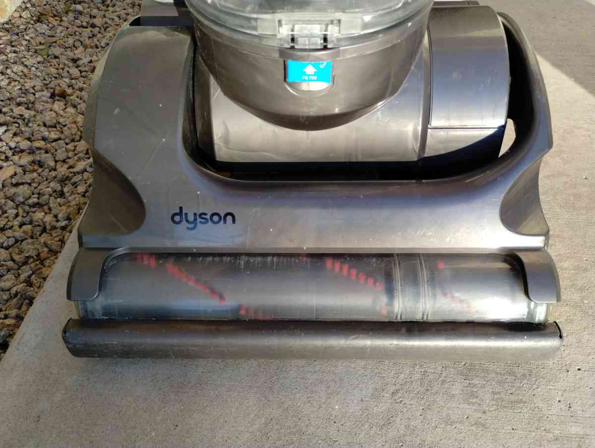 DYSON DC17 Absolute Animal Bagless Vacuum Cleaner
