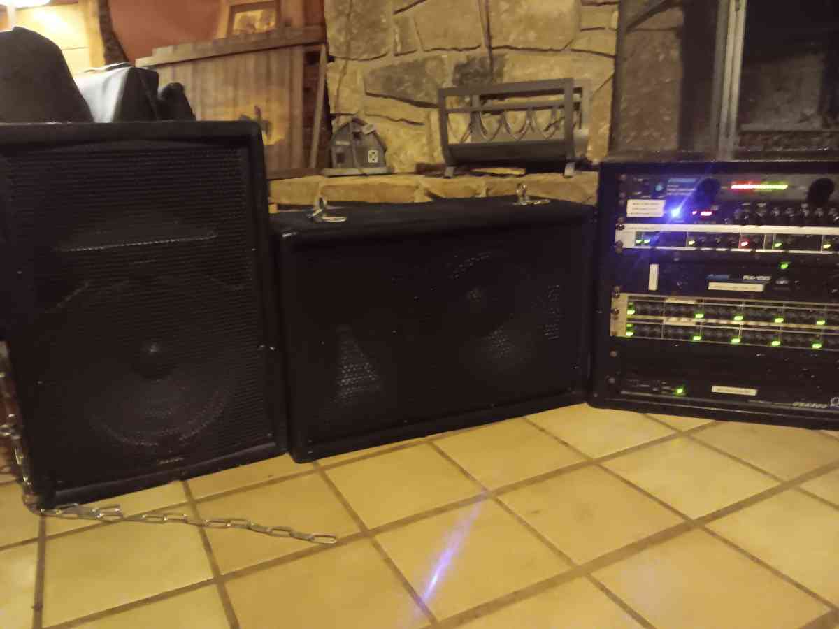 Outside Amp with 4 speakers