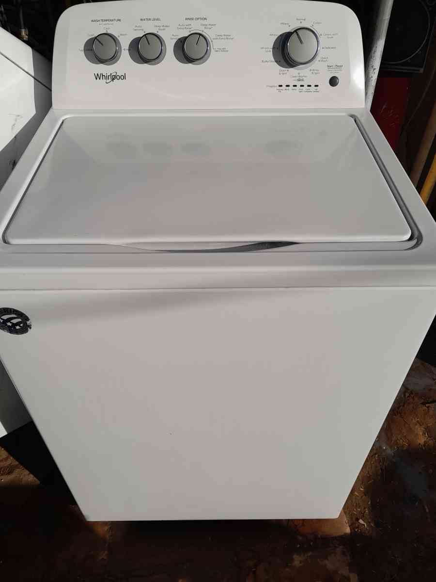 WHIRLPOOL WASHER DRYER ELECTRIC WHITE ON WHITE JUST LIKE NEW