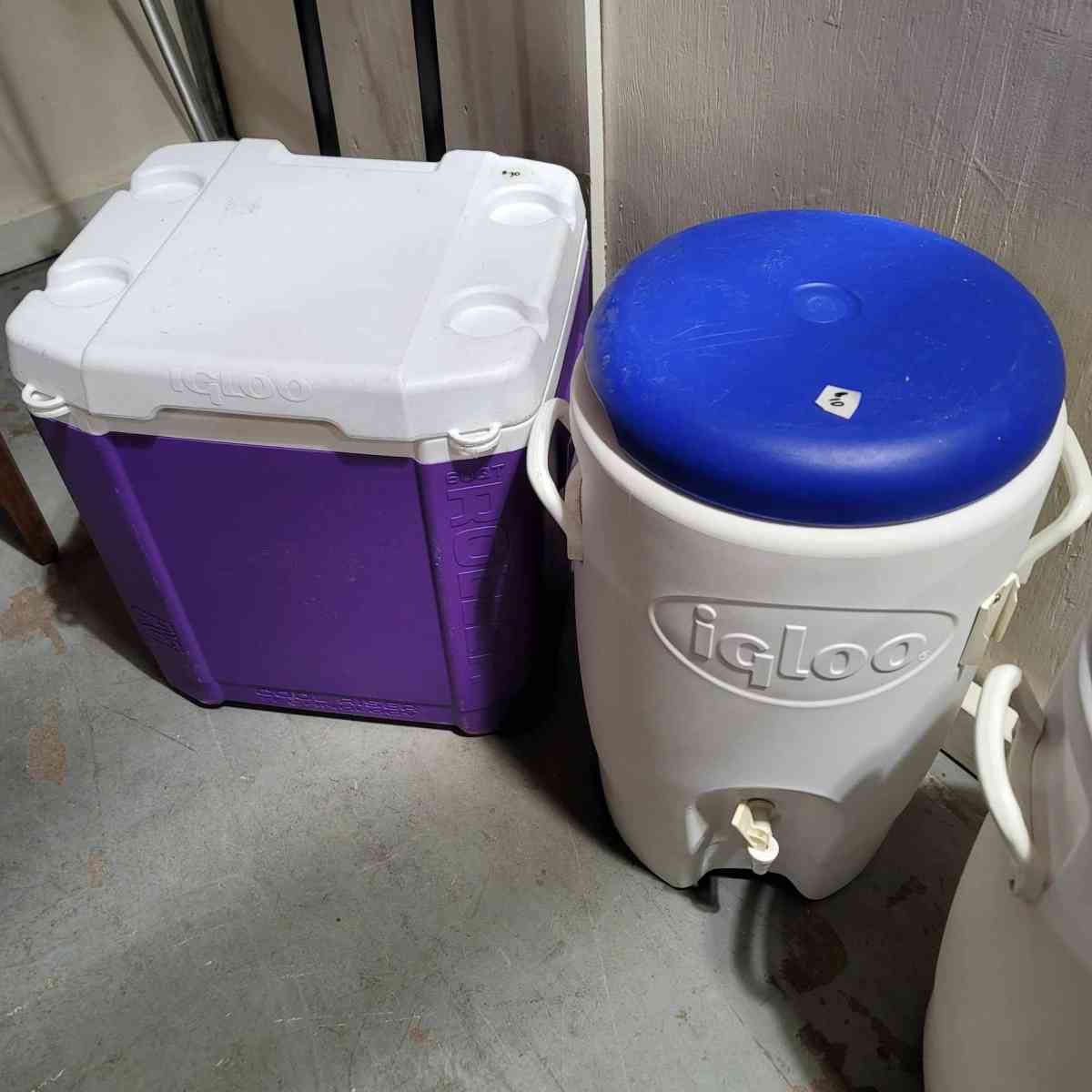 5 gallon igloo beverage dispensers and rolling coolers