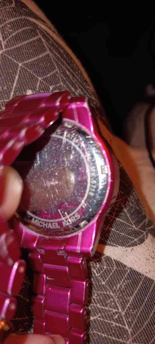 Michael kors pink watch
