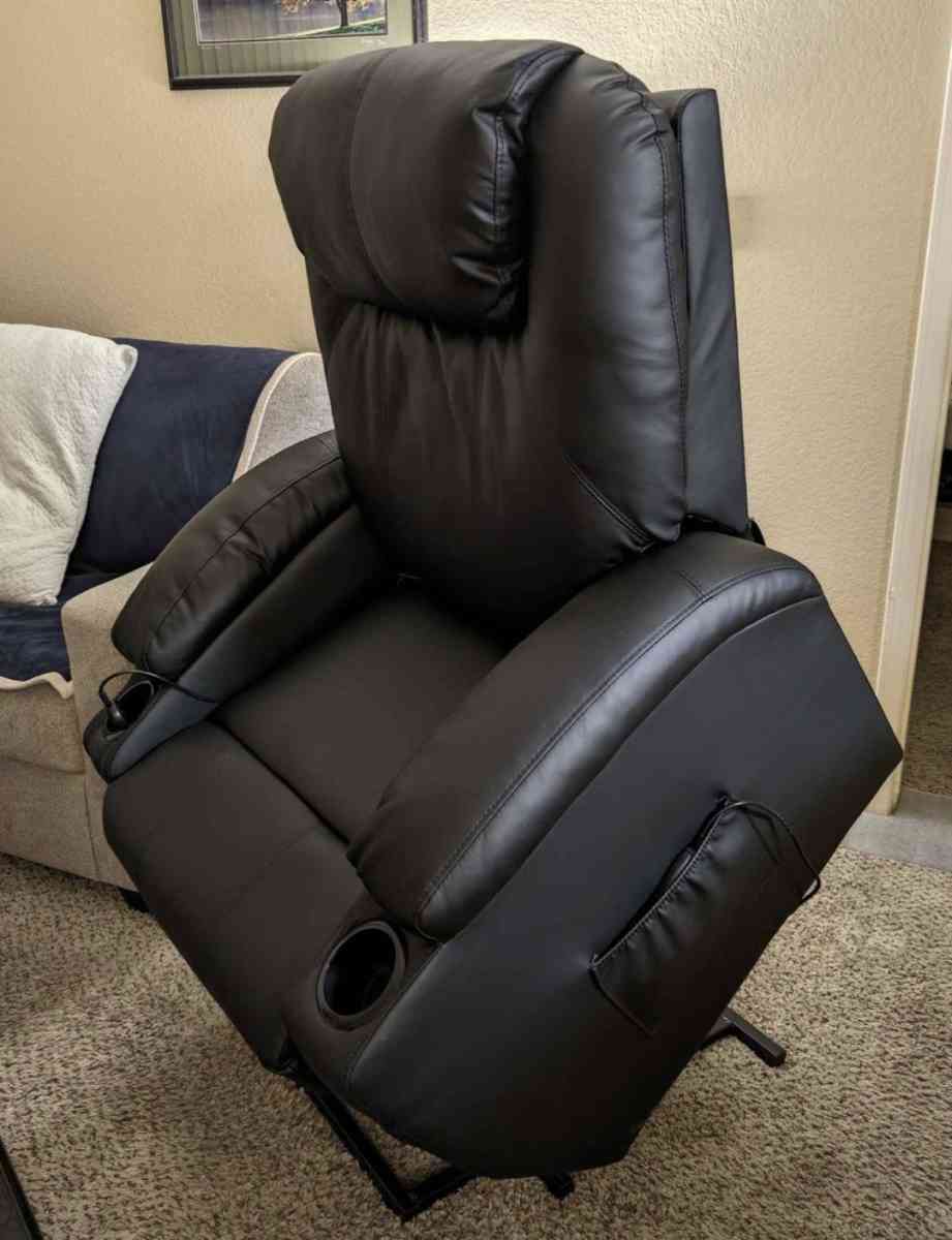 Powerlifting recliner with heat and massage options