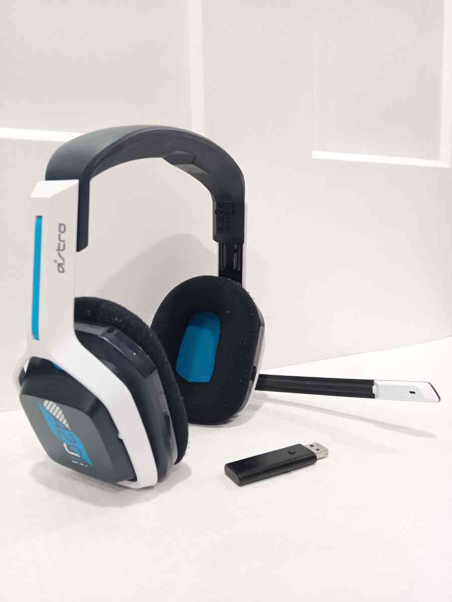 ASTRO A20 gaming headset