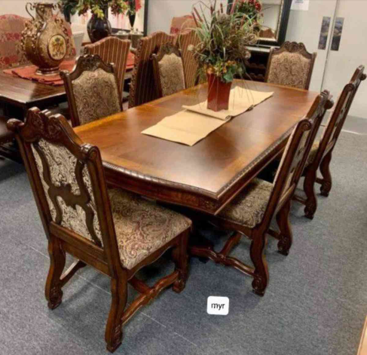 Brown formal extendable diningroom set table chairs comedor