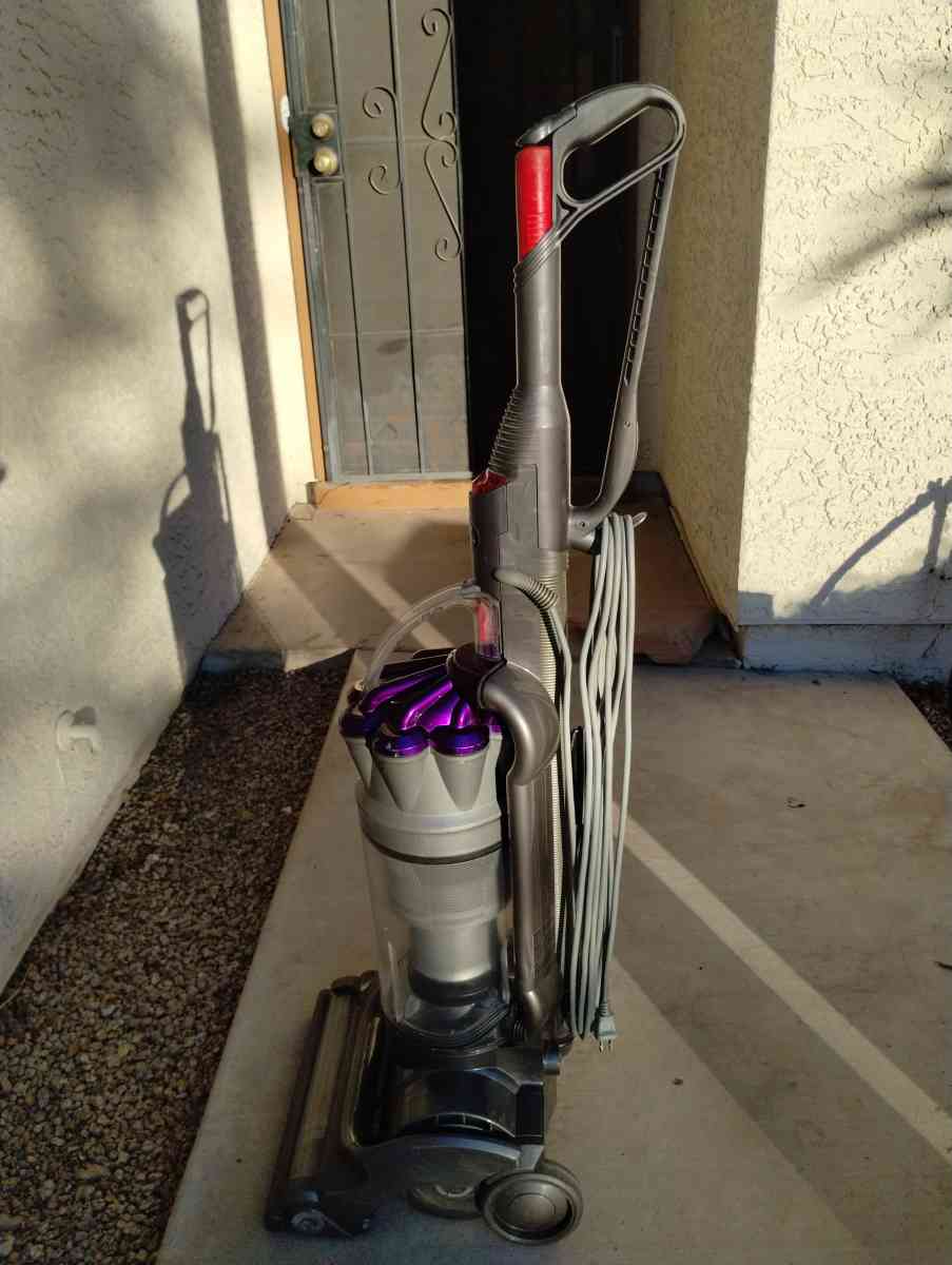 DYSON DC17 Absolute Animal Bagless Vacuum Cleaner