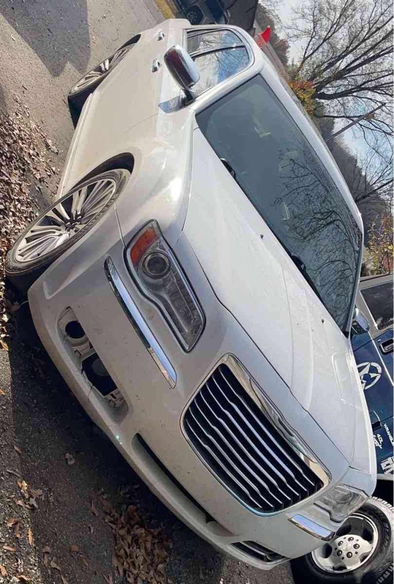 White 2013  Chrysler 300C Sedan 4D