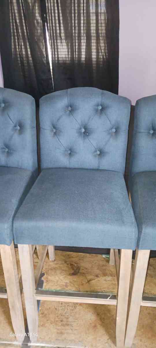 Set of 4 Blue fabric like new bar stools