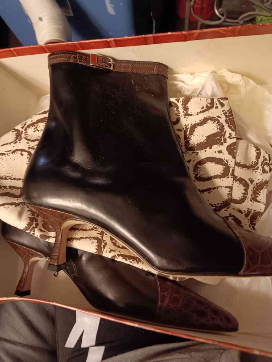 genuine alligator ankle boots size 7 and a half