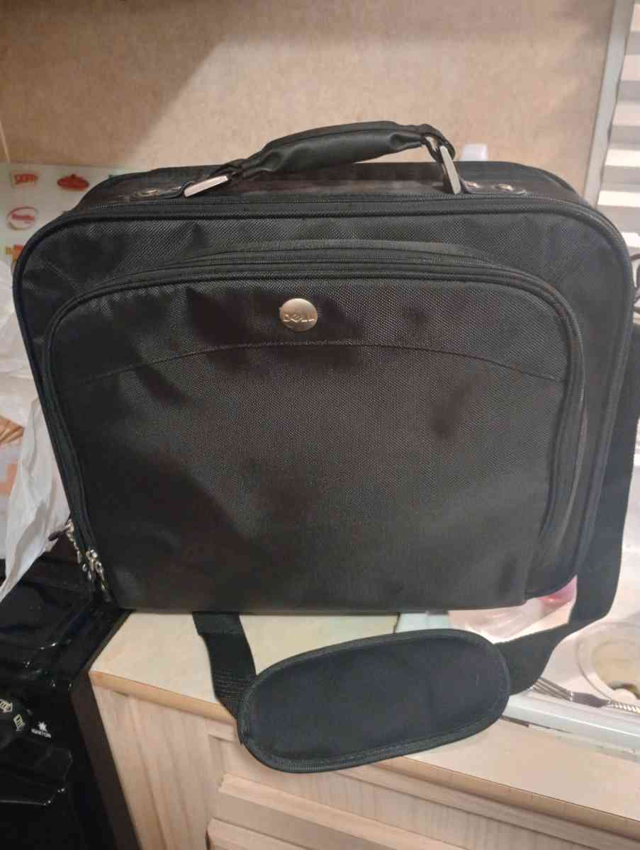 LARGE LAPTOP BRIEFCASE EXCELLENT CONDITION NEVER USED
