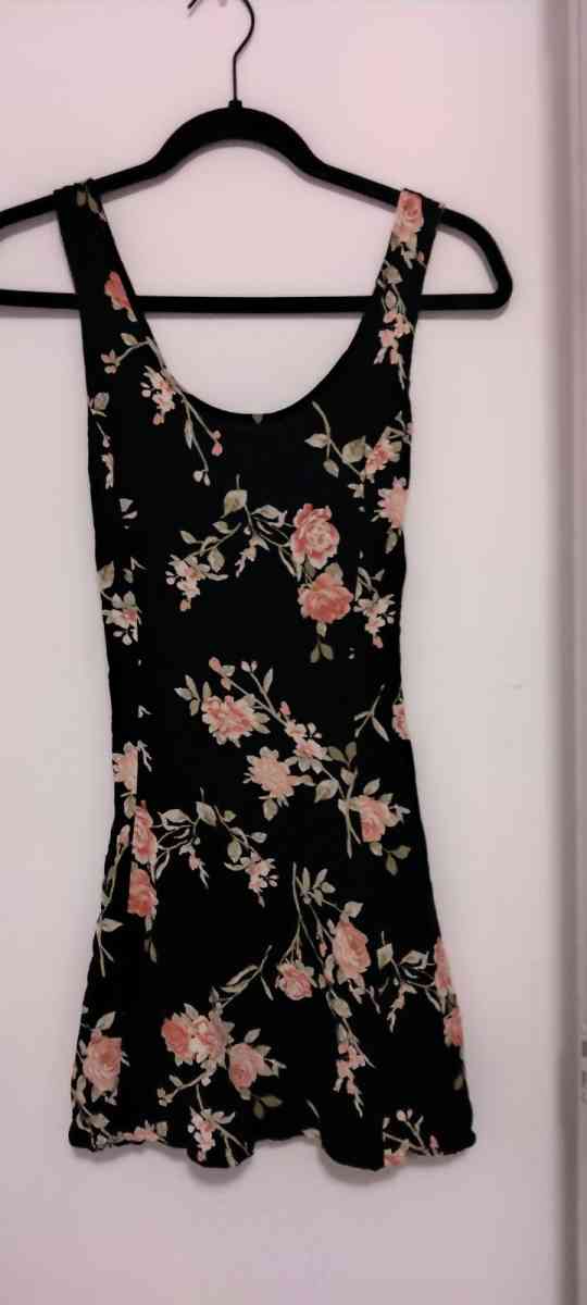 Forever 21 Black Floral Print Mini Dress
