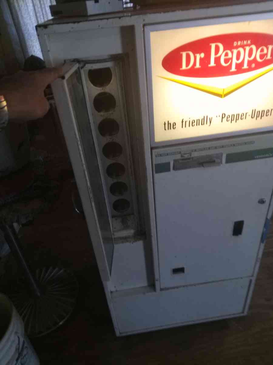 1960 Dr pepper soda machine