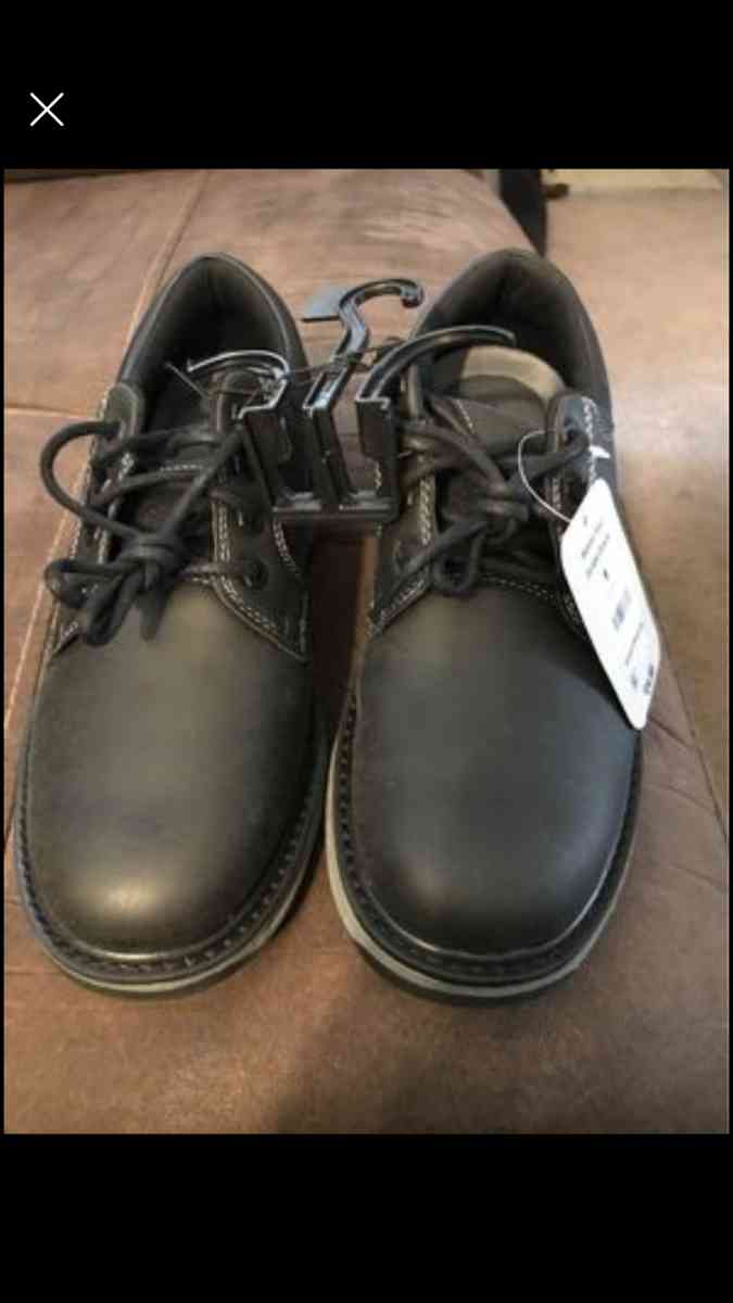 NWT size 9 men shoes