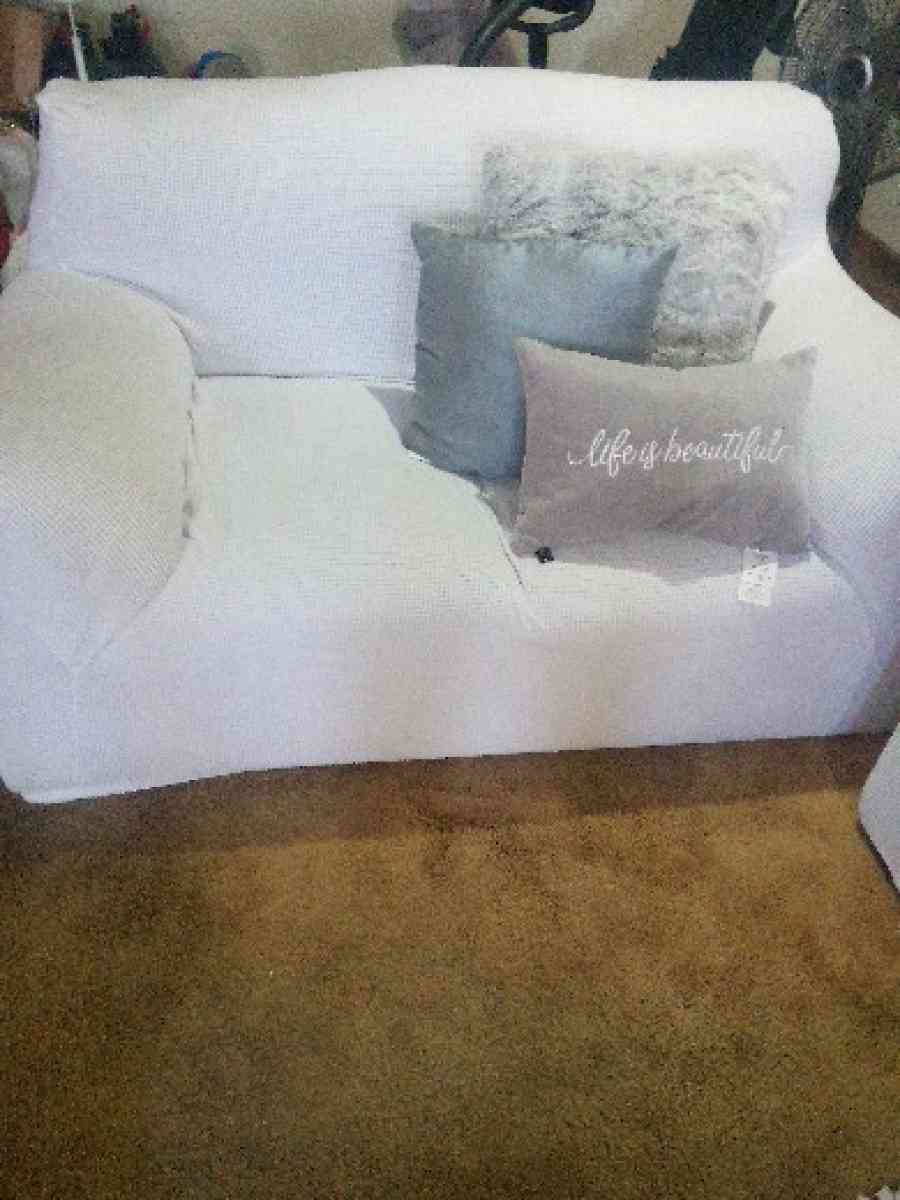 a threepiece couch set comes in gold I have a white covering