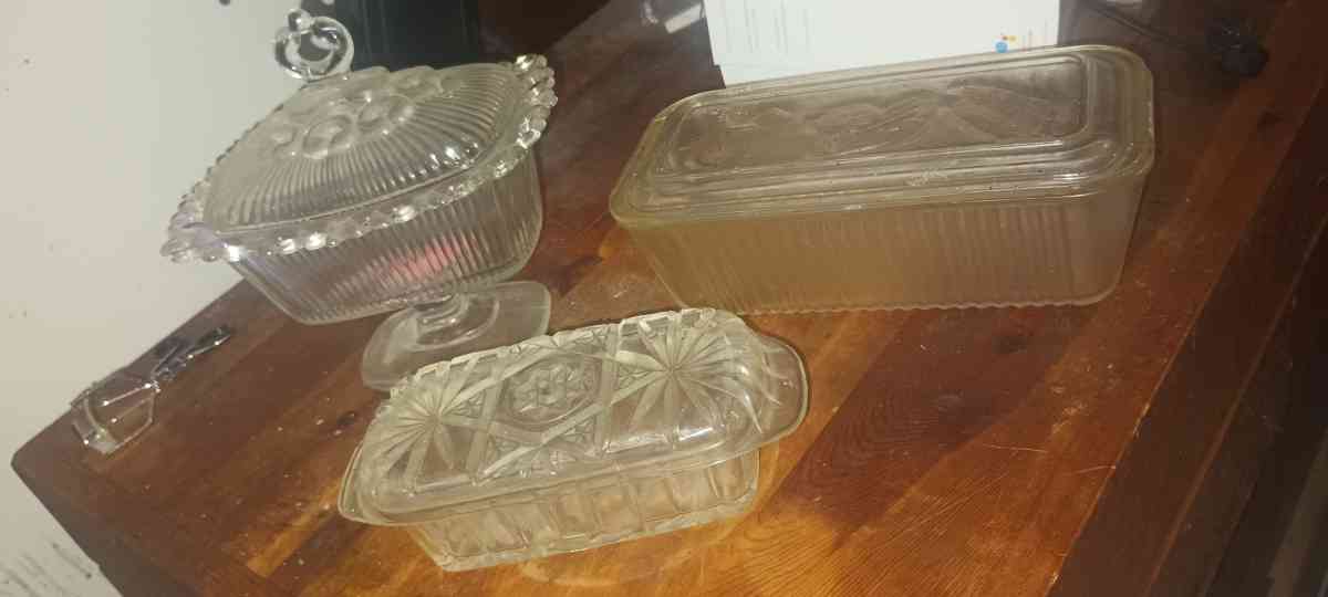 Pyrex bowls and other Pyrex baking dish