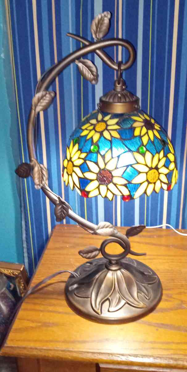 Vintage Sunflower Tiffany Lamp