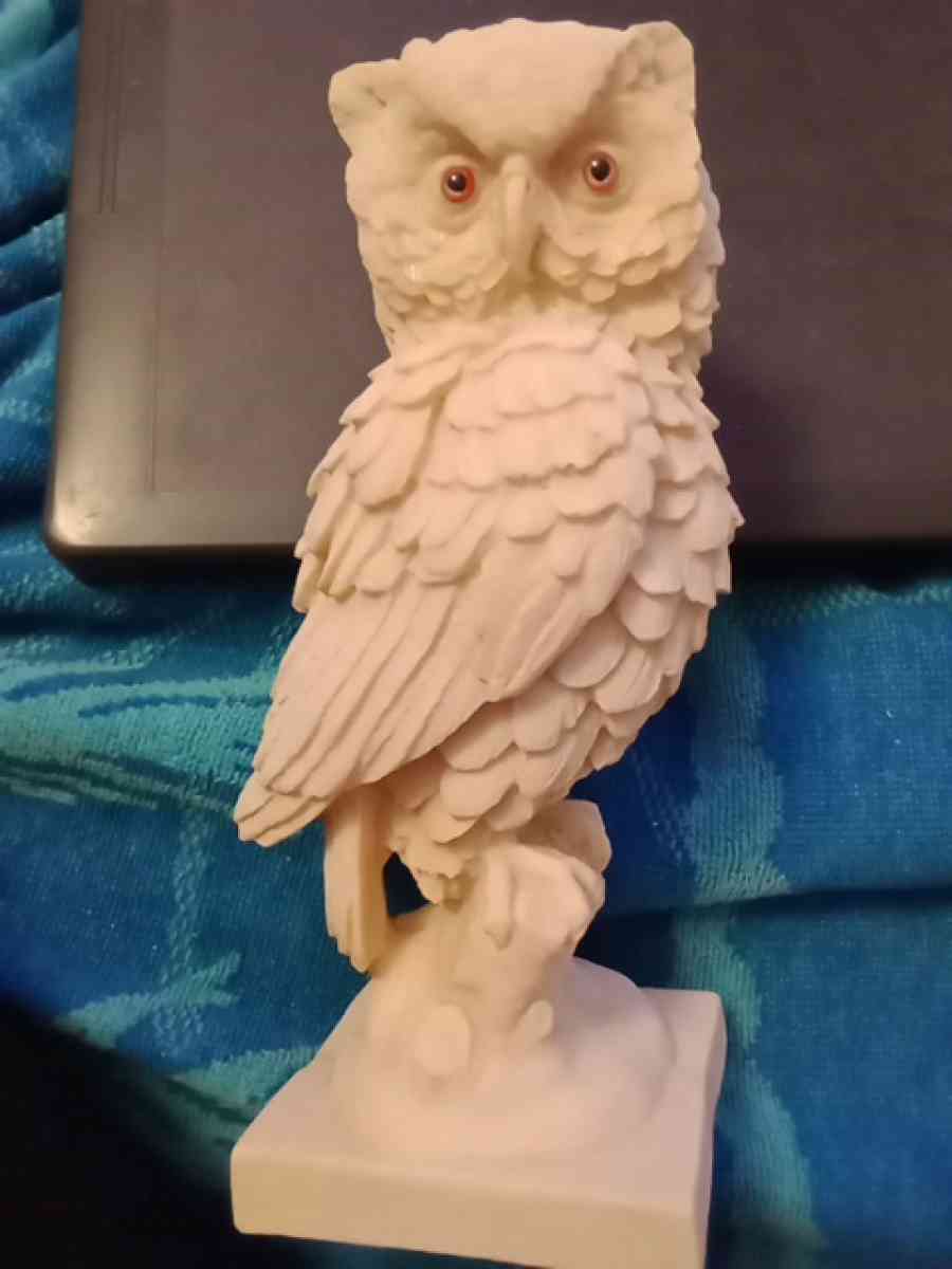 Alabaster carved figurine white owl w red eyes
