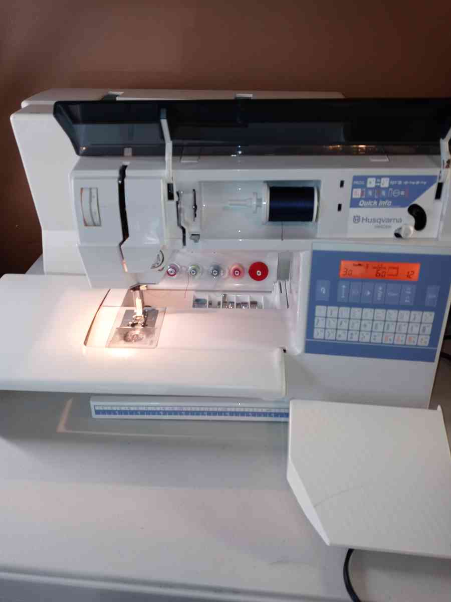 Husqvarna Rose 400 embroidery sewing machine