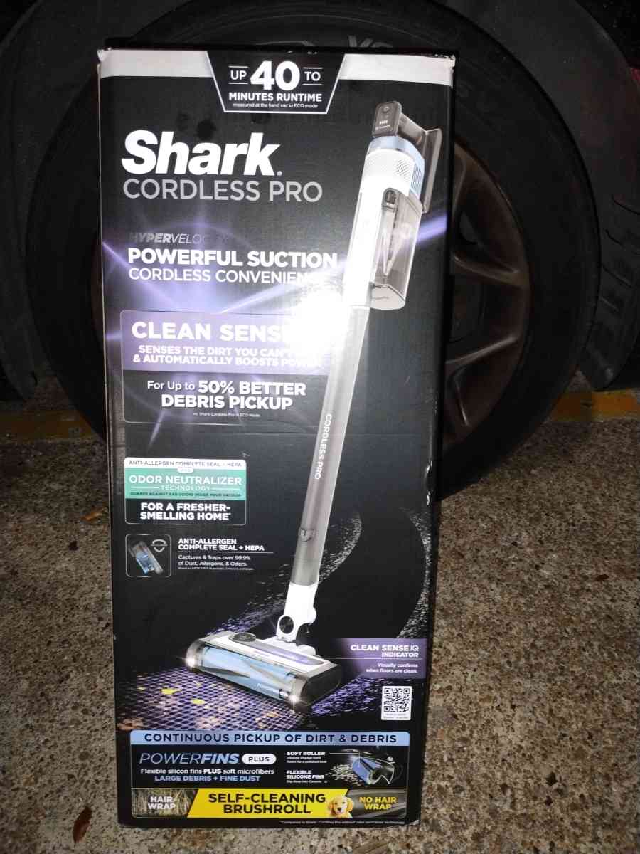 Shark Cordless Pro Vacuum  Model lZ562H