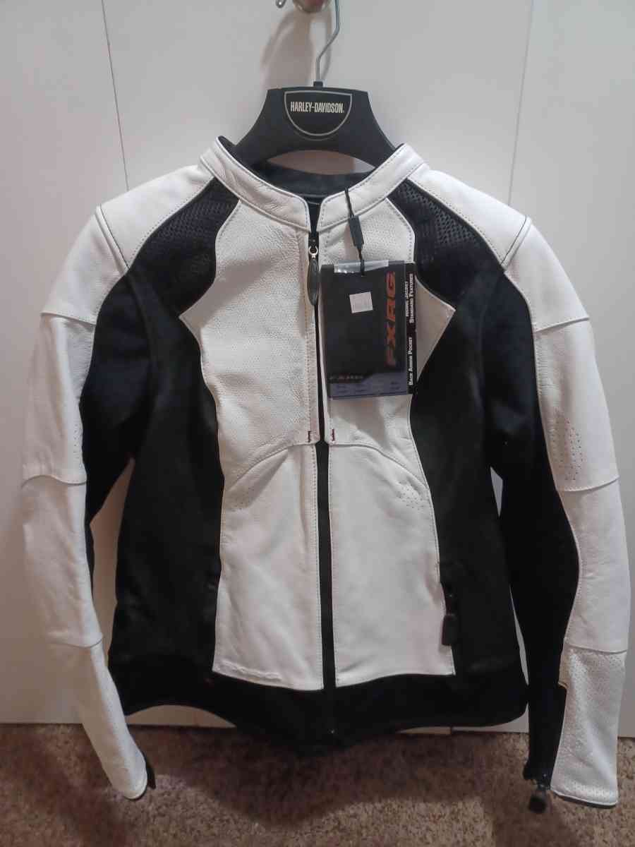 BRAND NEW WITH TAGS WOMENS HARLEY DAVIDSON LEATHER JACKET